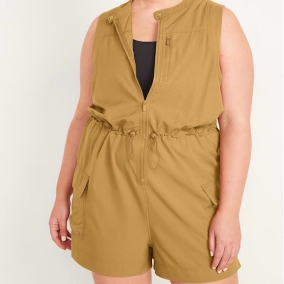 🌸NWT🌸 Old Navy Active StretchTech 3" Inseam Zip Utility Romper  Size 4X - Picture 1 of 11